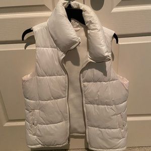 Medium, White Old Navy Puffer Vest